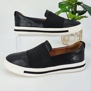 Clark’s Women's Unstructured Black Leather Slip on shoes Loafers Size 7M